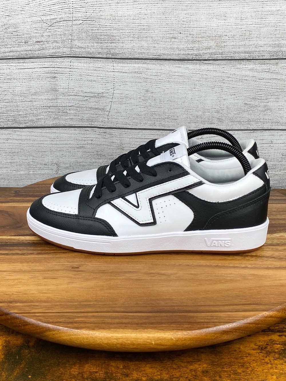 NEW Vans Lowland ComfyCush Two Tone Black White Shoe Women’s 10 / Men’s 8.5